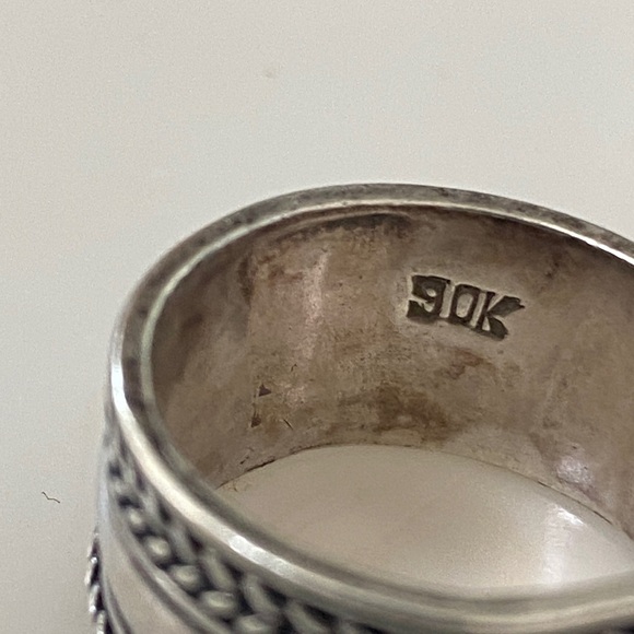 4 different sizes Silver Rings - Picture 9 of 9